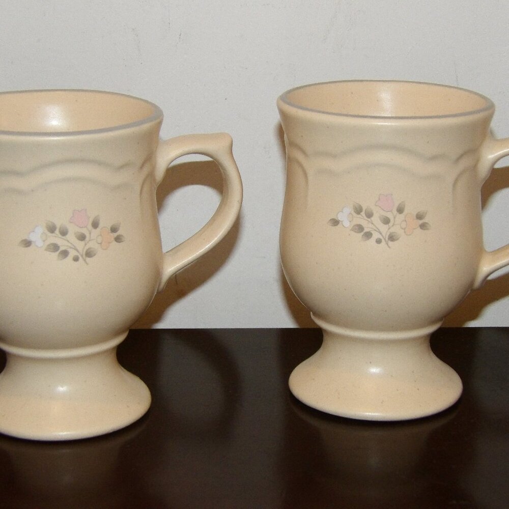 Pfaltzgraff Remembrance Pedestal Mug Cup Set of 2 each is 10oz